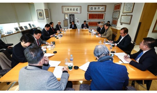 <div><a href='http://koreapeace.web3.newwaynet.co.kr/bbs/board.php?bo_table=sub02_06&wr_id=28' class='btn btn-skin btn-slide'>[한중비전포럼24] “중국에서 한국영화 한 편 틀어주지 않고 있…</a></div><br/><br/>2026-01-12